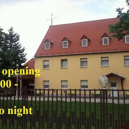 Fenyo Panzio Bed & Breakfast Mezőkövesd Dış mekan fotoğraf