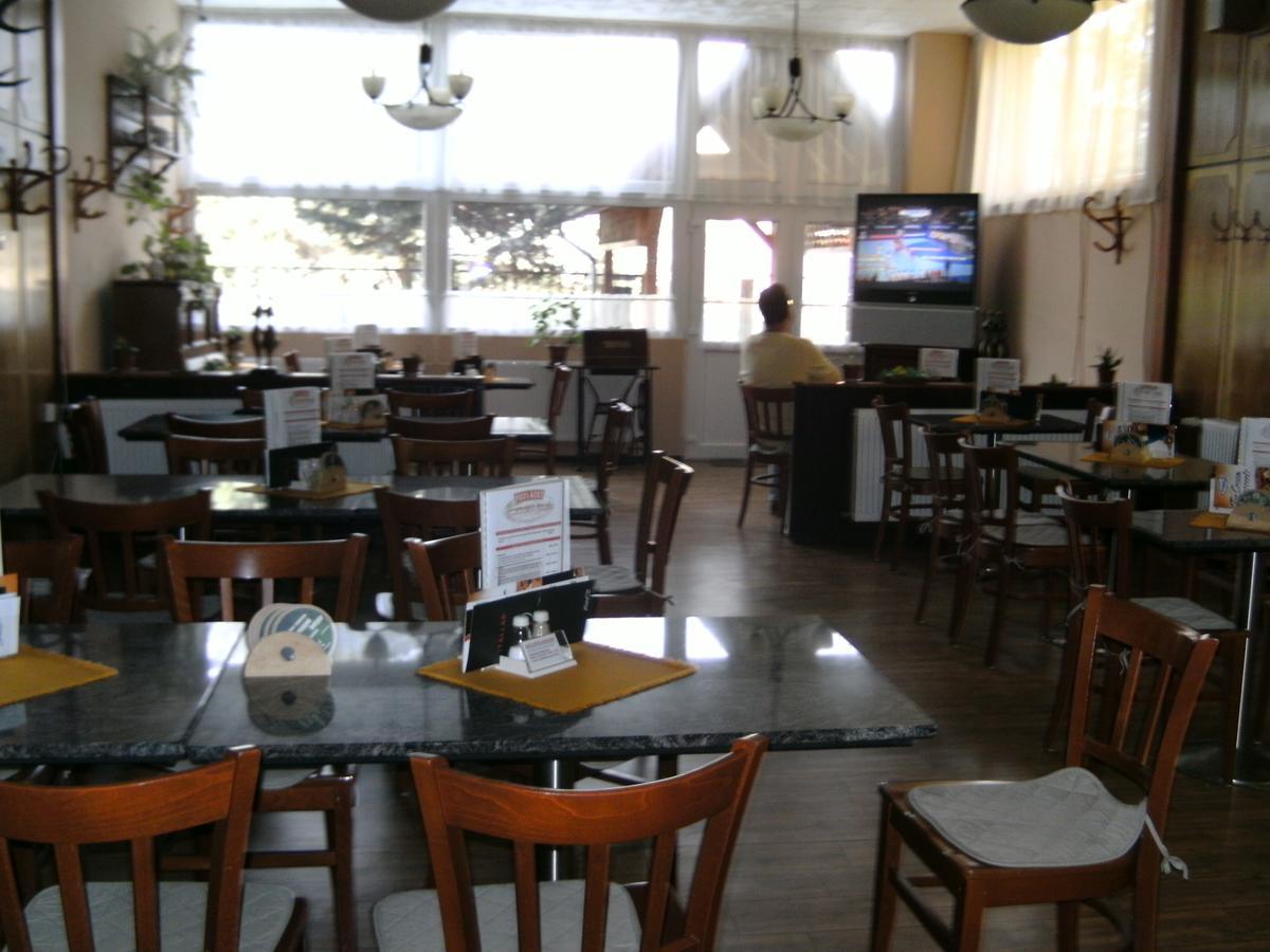 Fenyo Panzio Bed & Breakfast Mezőkövesd Dış mekan fotoğraf
